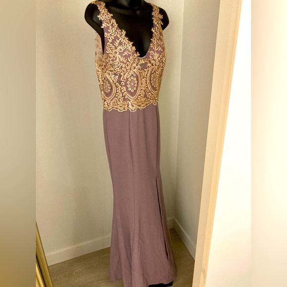 Full length lilac and gold evening gown - Picture 1 of 12